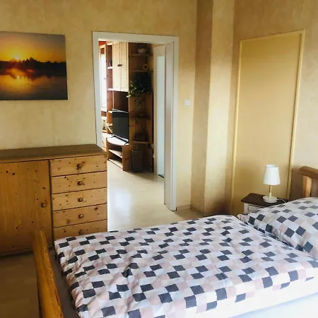 Ober Widdersheim شقة